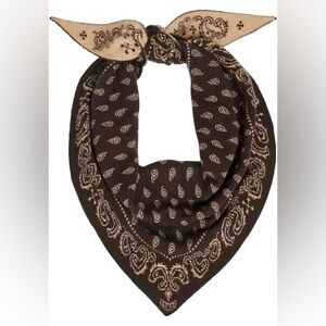 Guest in residence wild rag